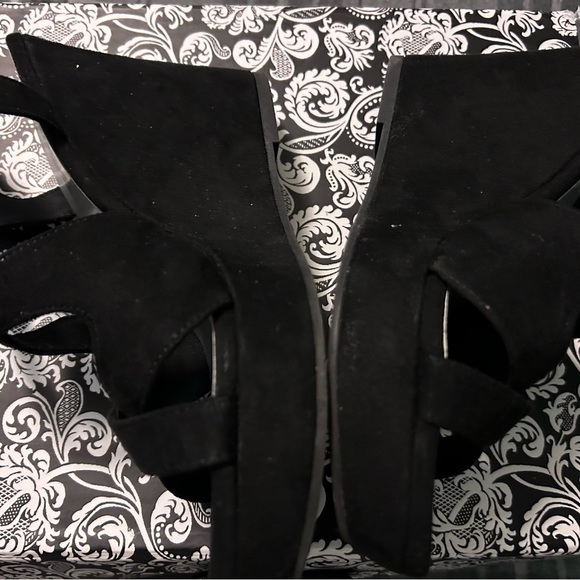 Black suede open toe wedges - Picture 3 of 6